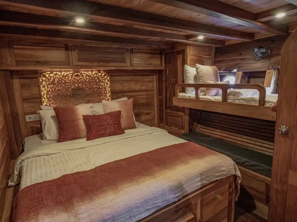 Anne Bonny — charter yacht in Raja Ampat