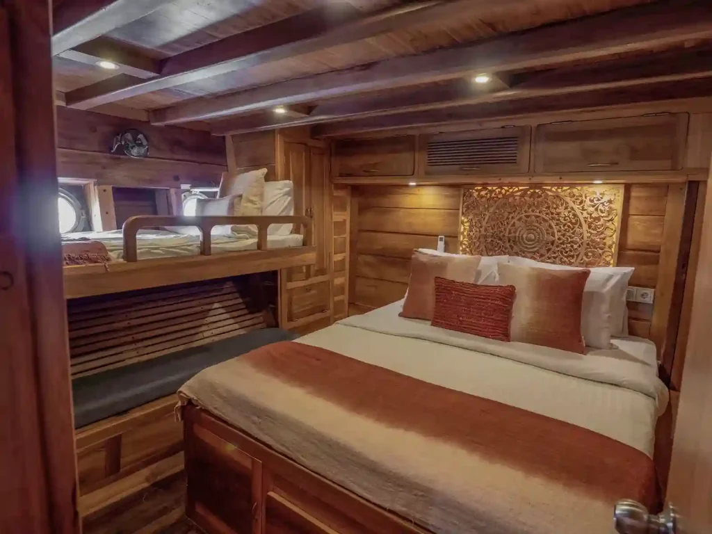 Anne Bonny — charter yacht in Raja Ampat