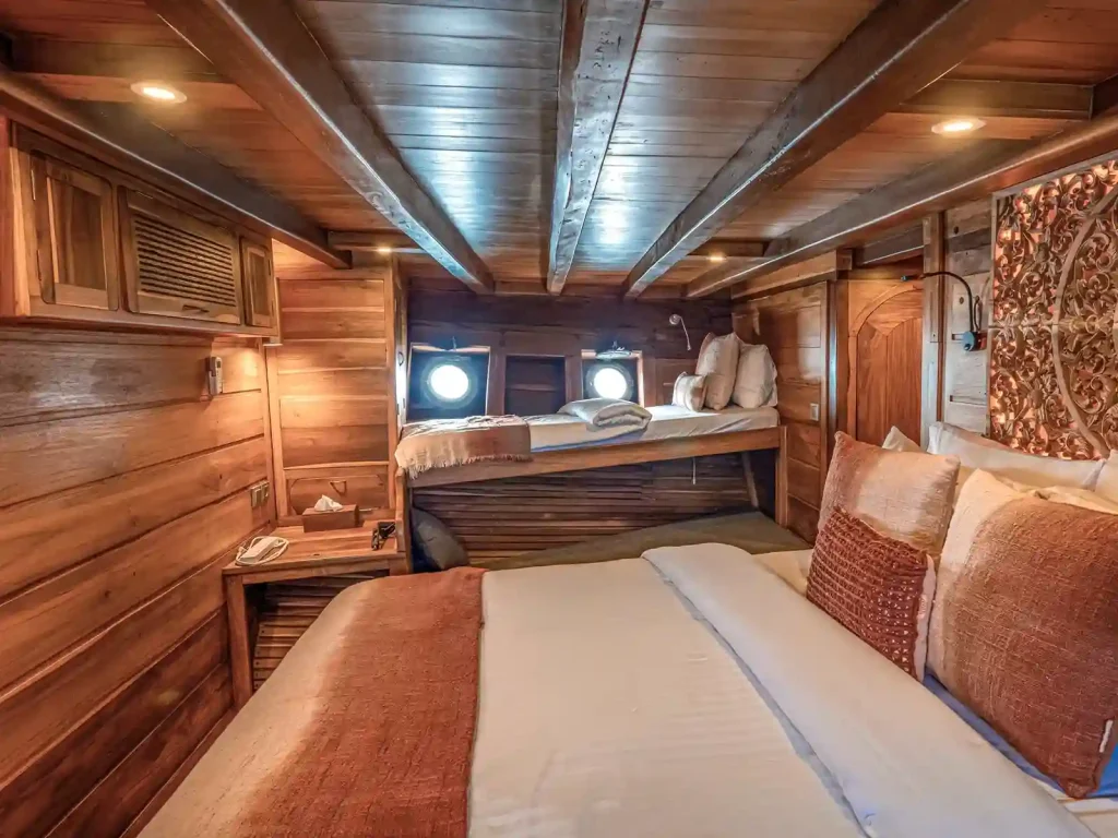 Anne Bonny — charter yacht in Raja Ampat