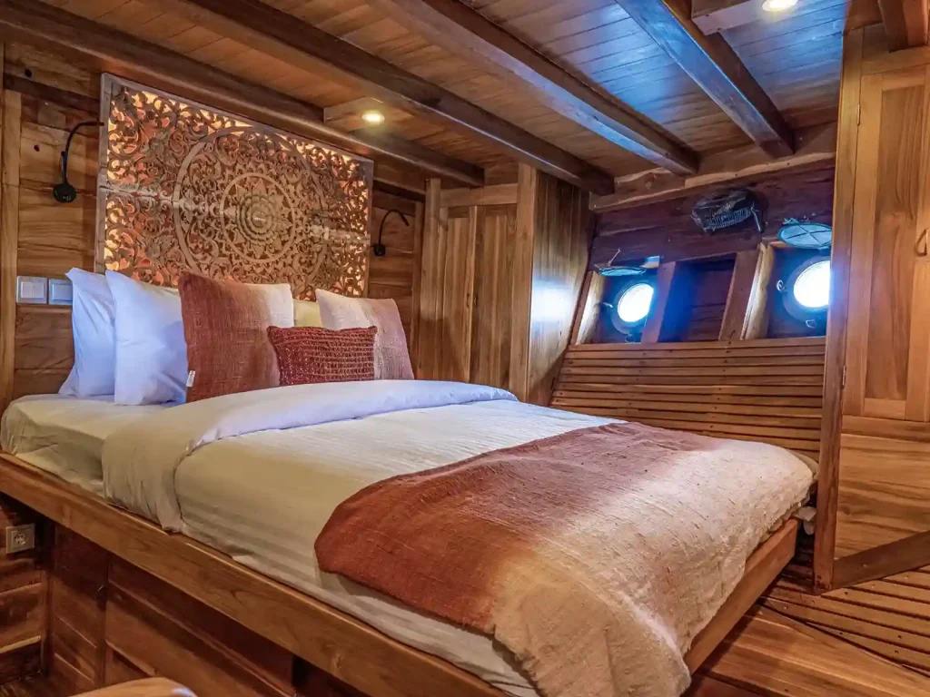 Anne Bonny — charter yacht in Raja Ampat