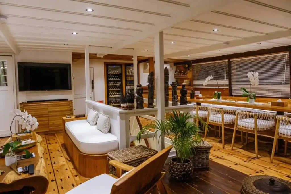 Aliikai — charter yacht in Raja Ampat