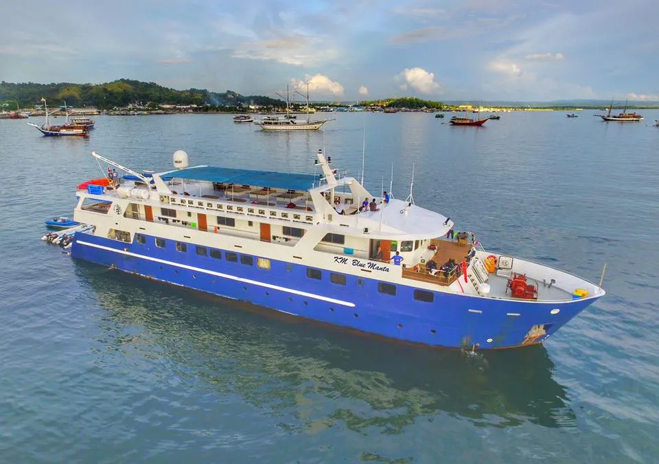 Blue Manta — charter yacht in Raja Ampat