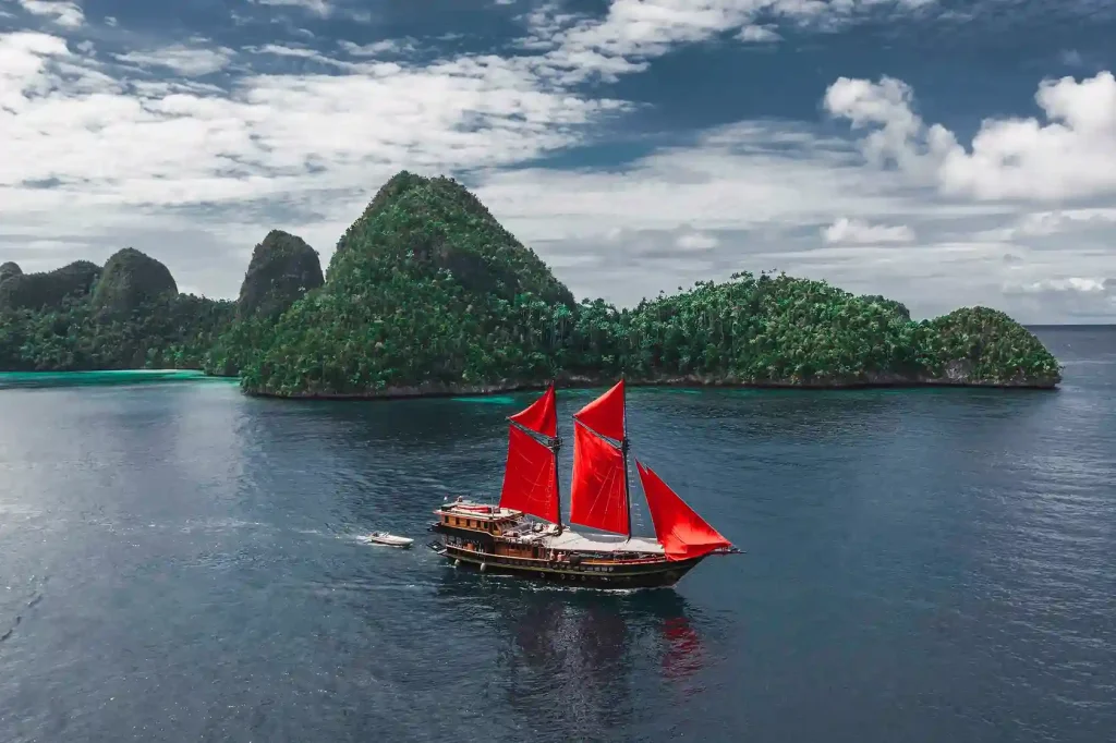 Calico Jack — charter yacht in Raja Ampat