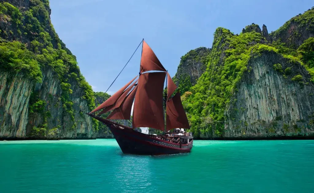 Manta Mae — charter yacht in Raja Ampat