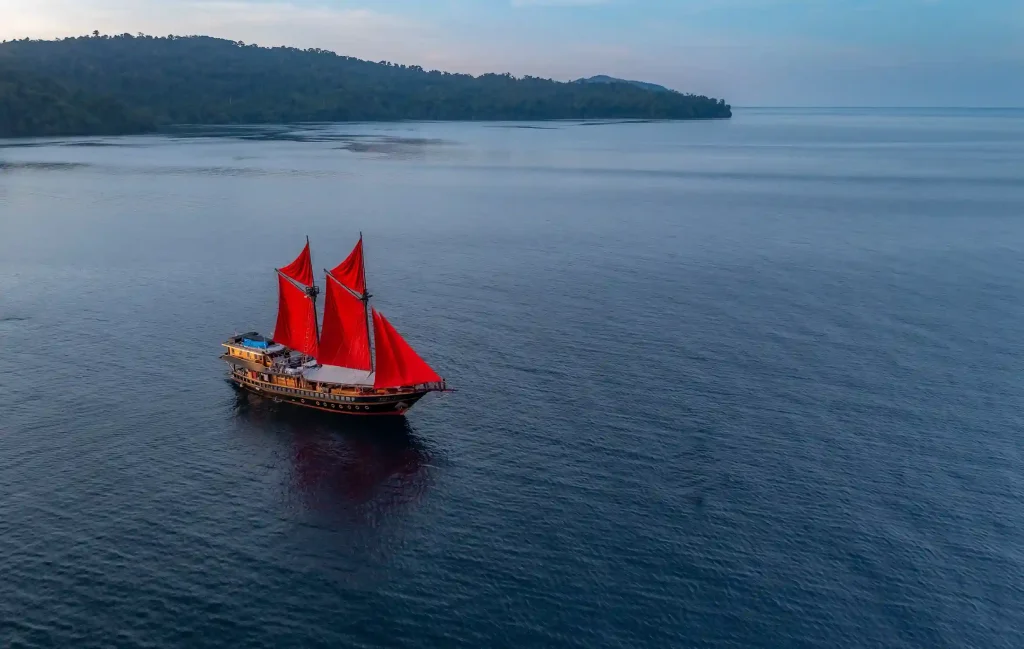 Calico Jack — charter yacht in Raja Ampat