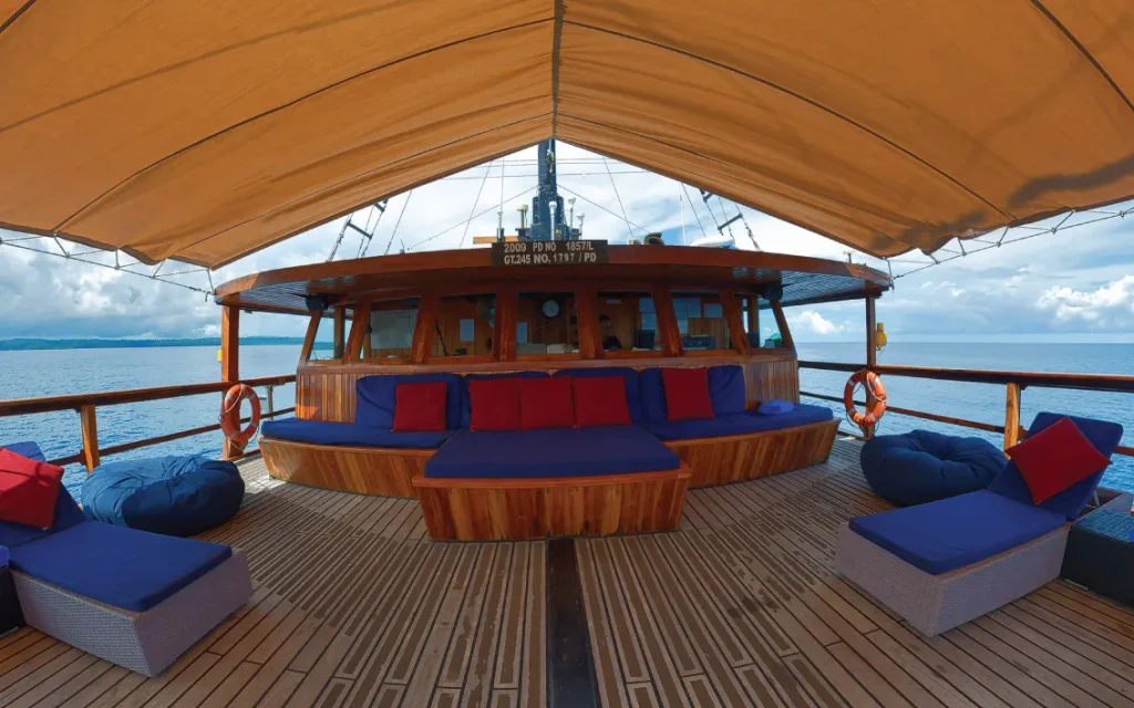 Damai I — charter yacht in Raja Ampat