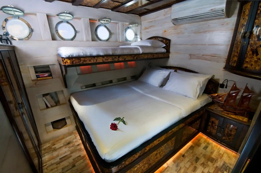 Manta Mae — charter yacht in Raja Ampat