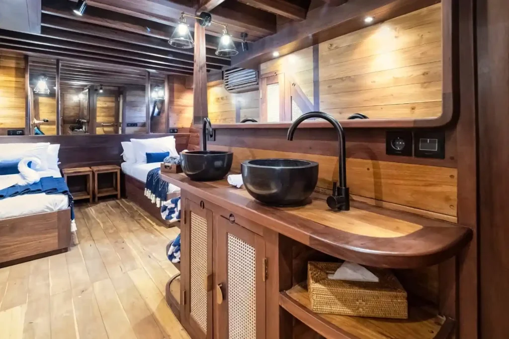 Majik — charter yacht in Raja Ampat