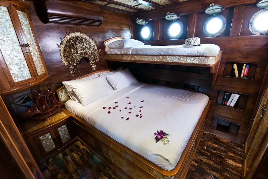 Manta Mae — charter yacht in Raja Ampat