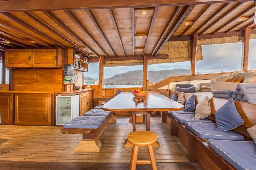 Teman — charter yacht in Raja Ampat