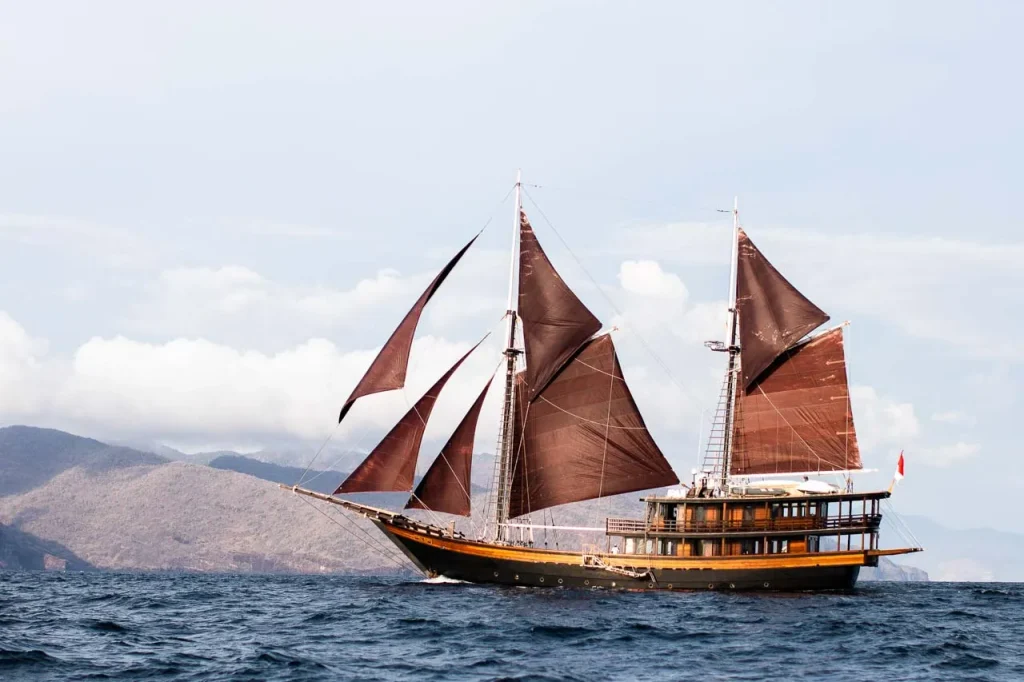 Dunia Baru — charter yacht in Raja Ampat