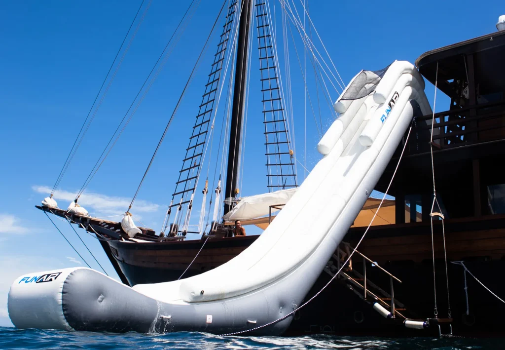 Dunia Baru — charter yacht in Raja Ampat