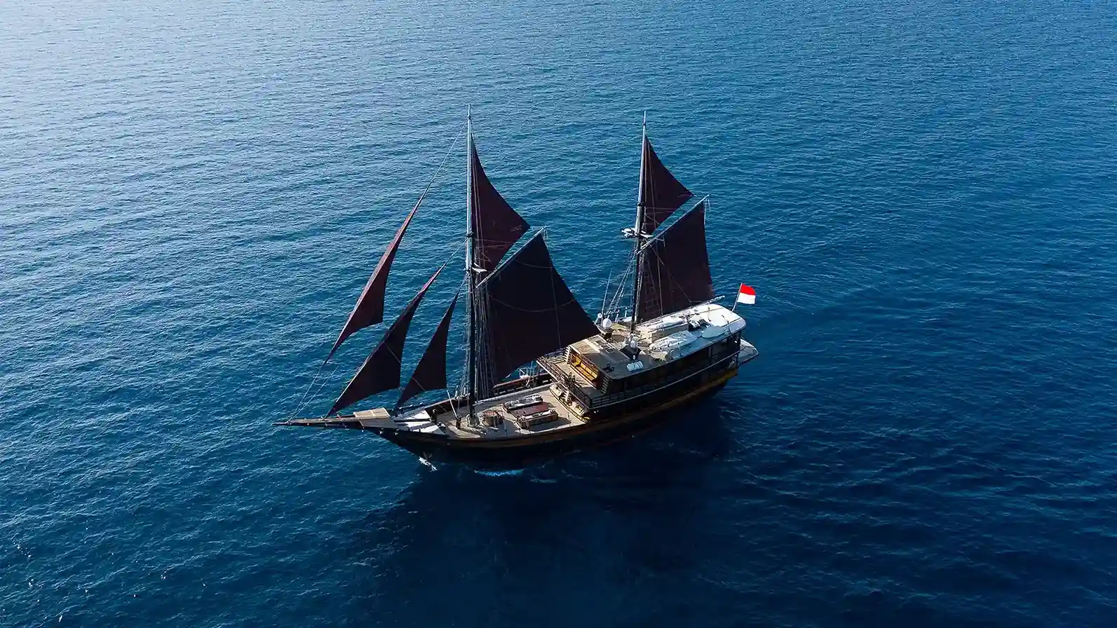 Dunia Baru — Superyacht Sailing Yacht in Raja Ampat