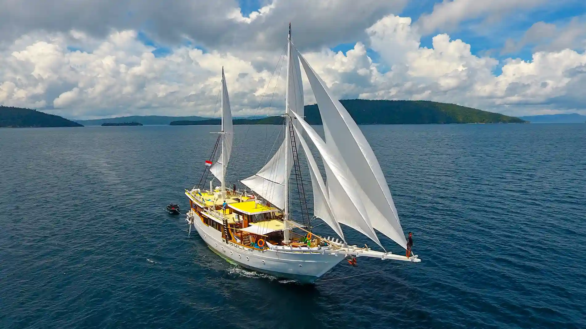 Teman — Premium Phinisi in Raja Ampat
