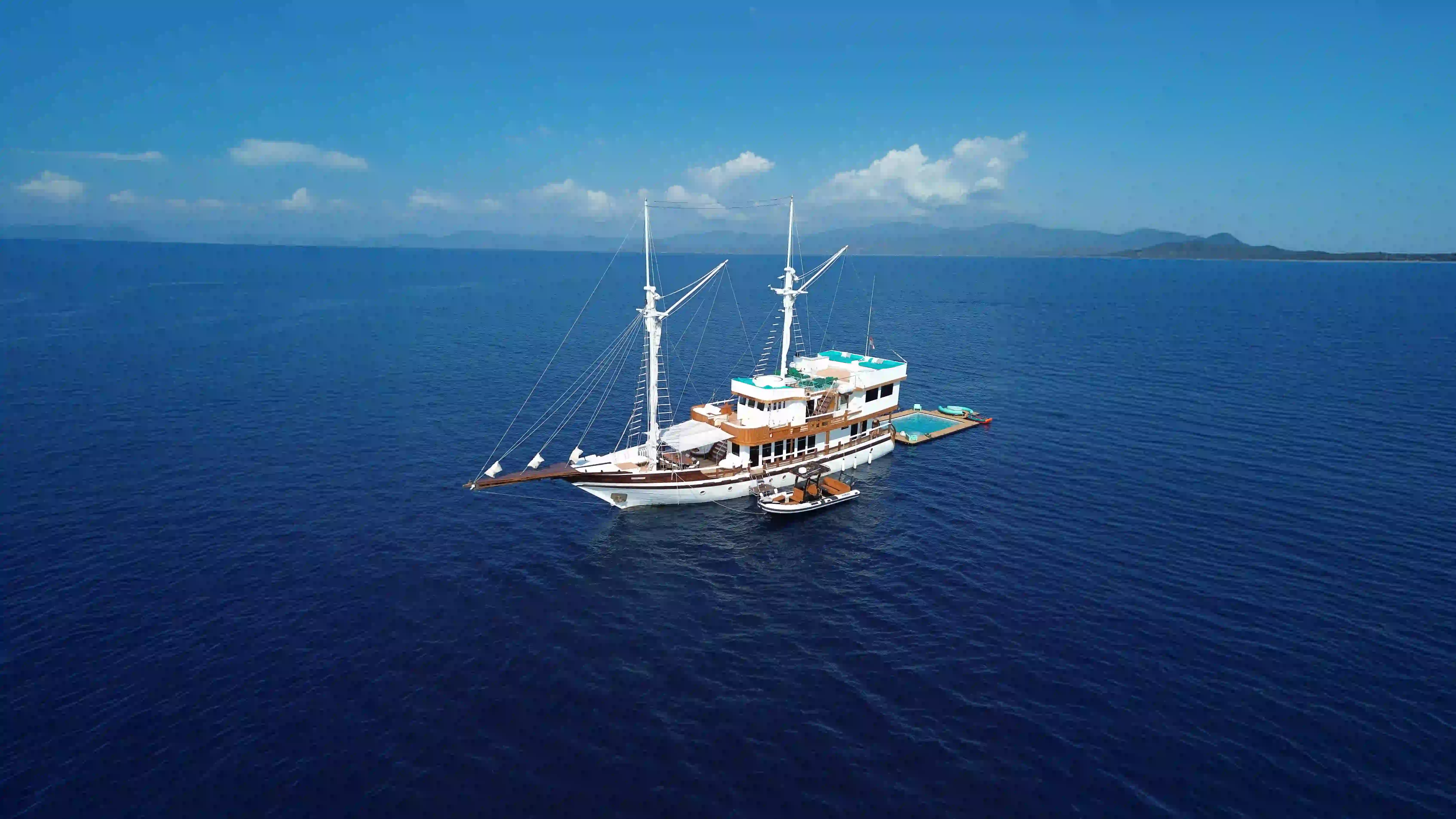 Kayra — Luxury Phinisi in Raja Ampat