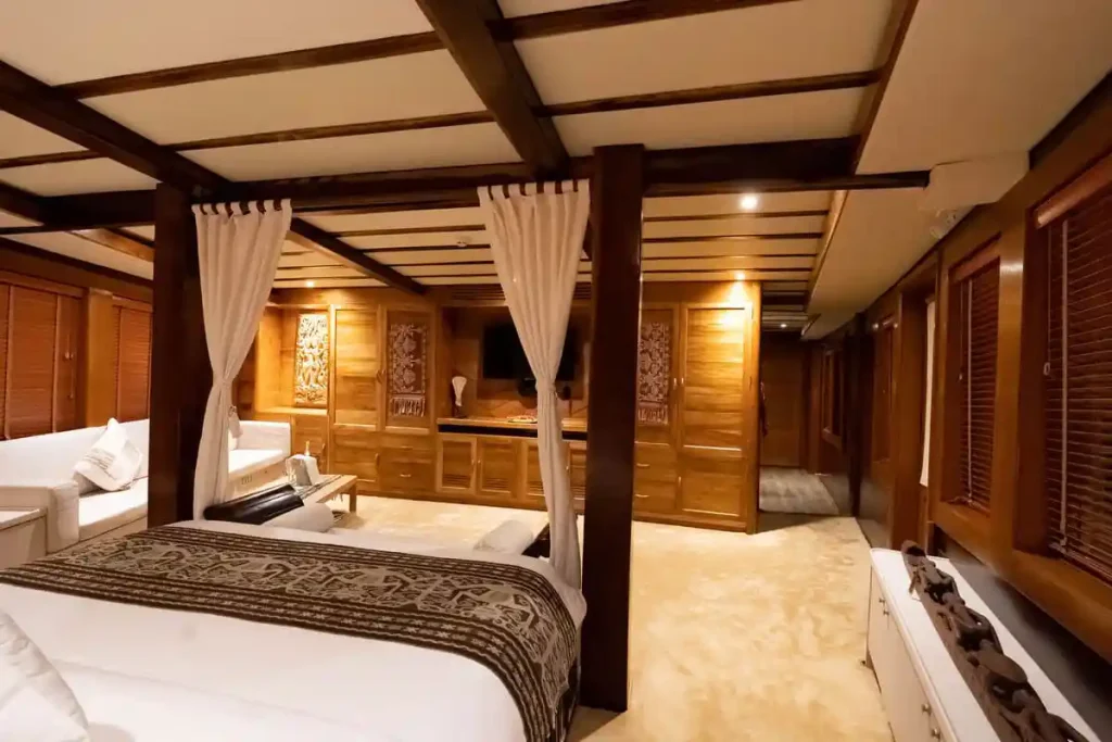 LAMIMA — charter yacht in Raja Ampat