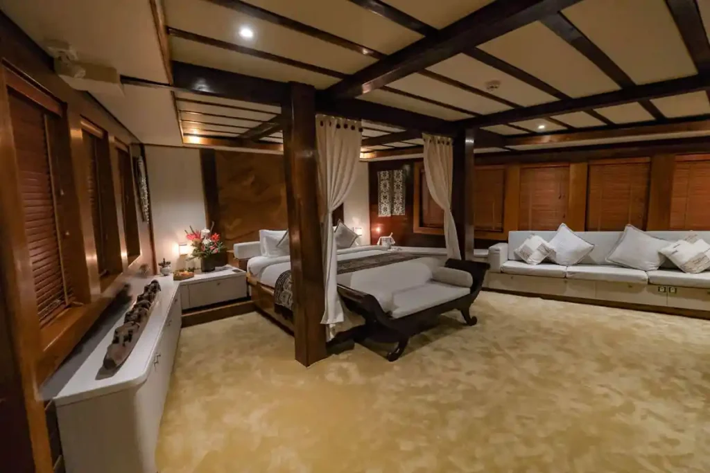 LAMIMA — charter yacht in Raja Ampat