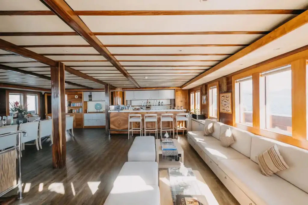 LAMIMA — charter yacht in Raja Ampat