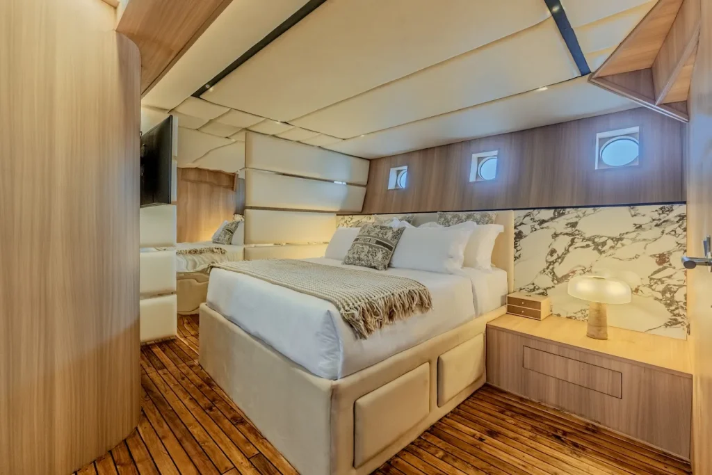 Lower Cabin 1