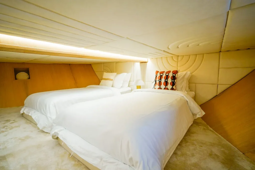 Lower Cabin 2