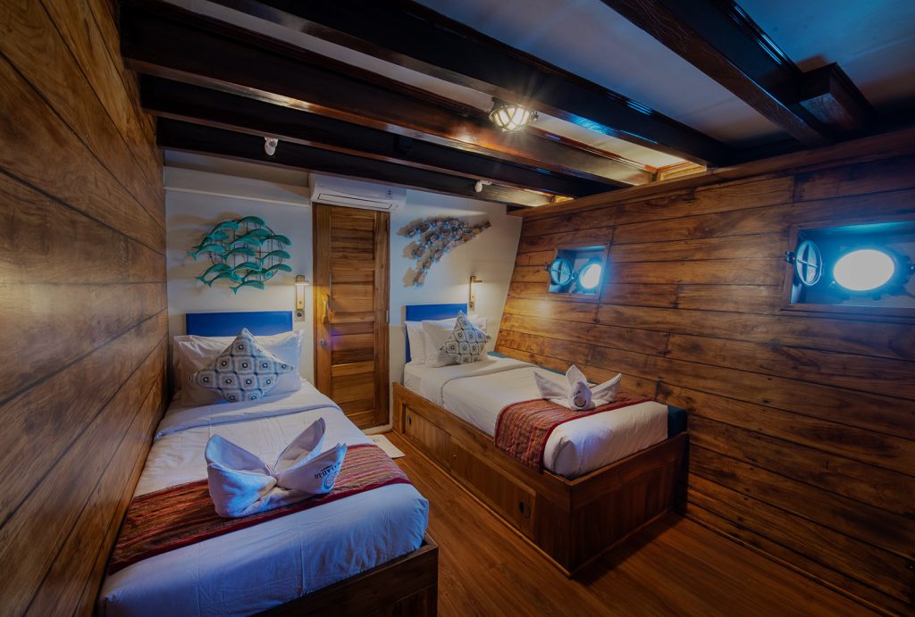 Malaillo — Premium Phinisi charter in Raja Ampat