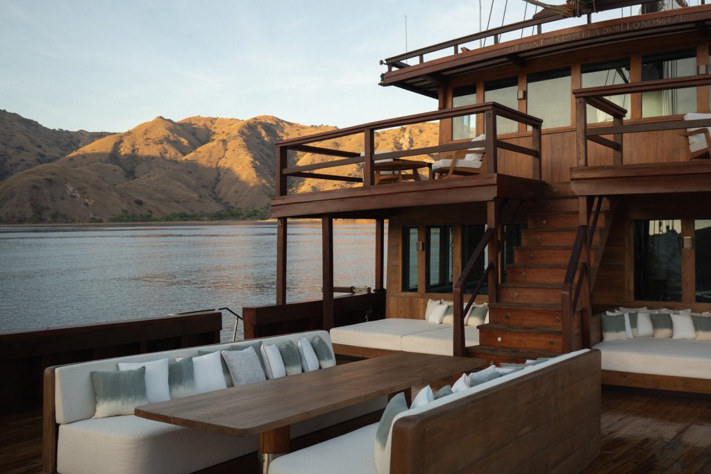 Vela — Superyacht Phinisi charter in Raja Ampat