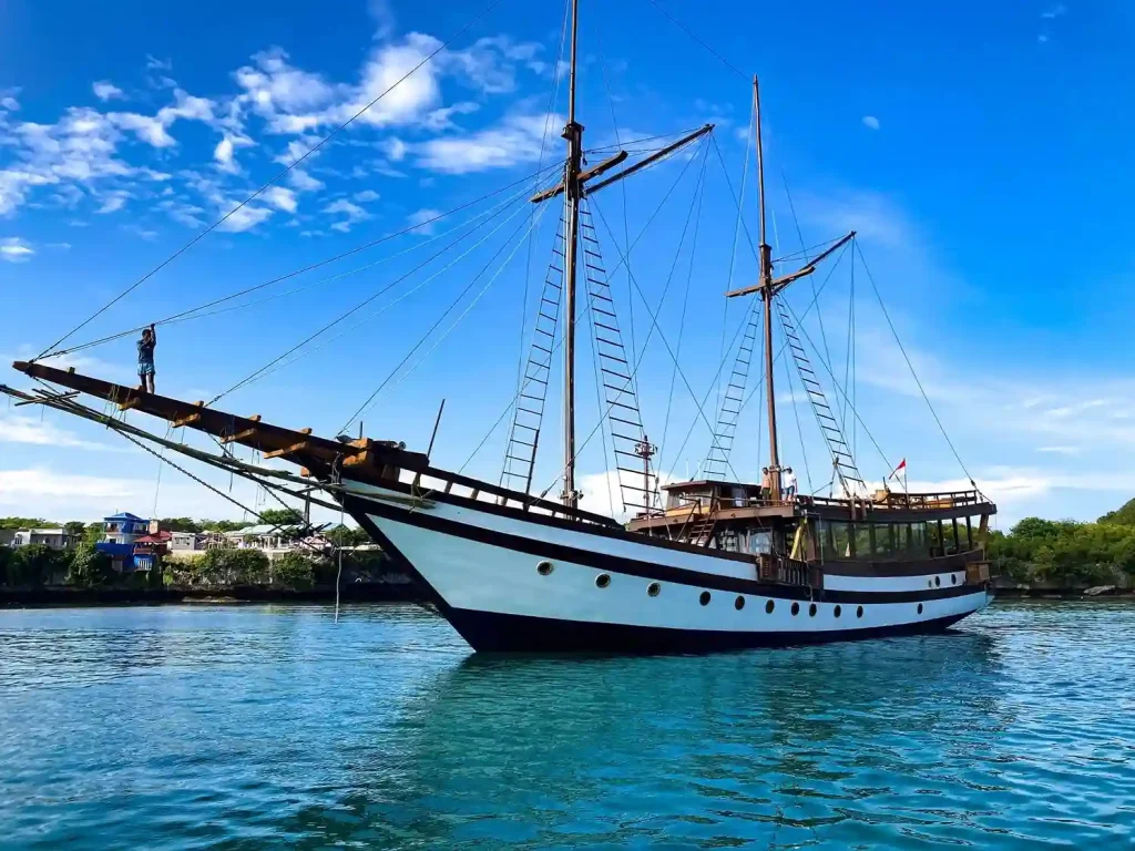 Majik — charter yacht in Raja Ampat
