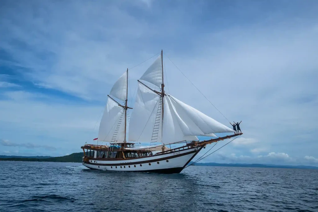 Majik — charter yacht in Raja Ampat