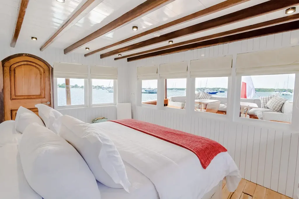 Mischief — charter yacht in Raja Ampat