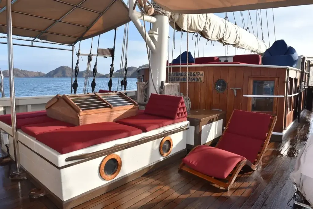 Emperor Raja Laut — charter yacht in Raja Ampat