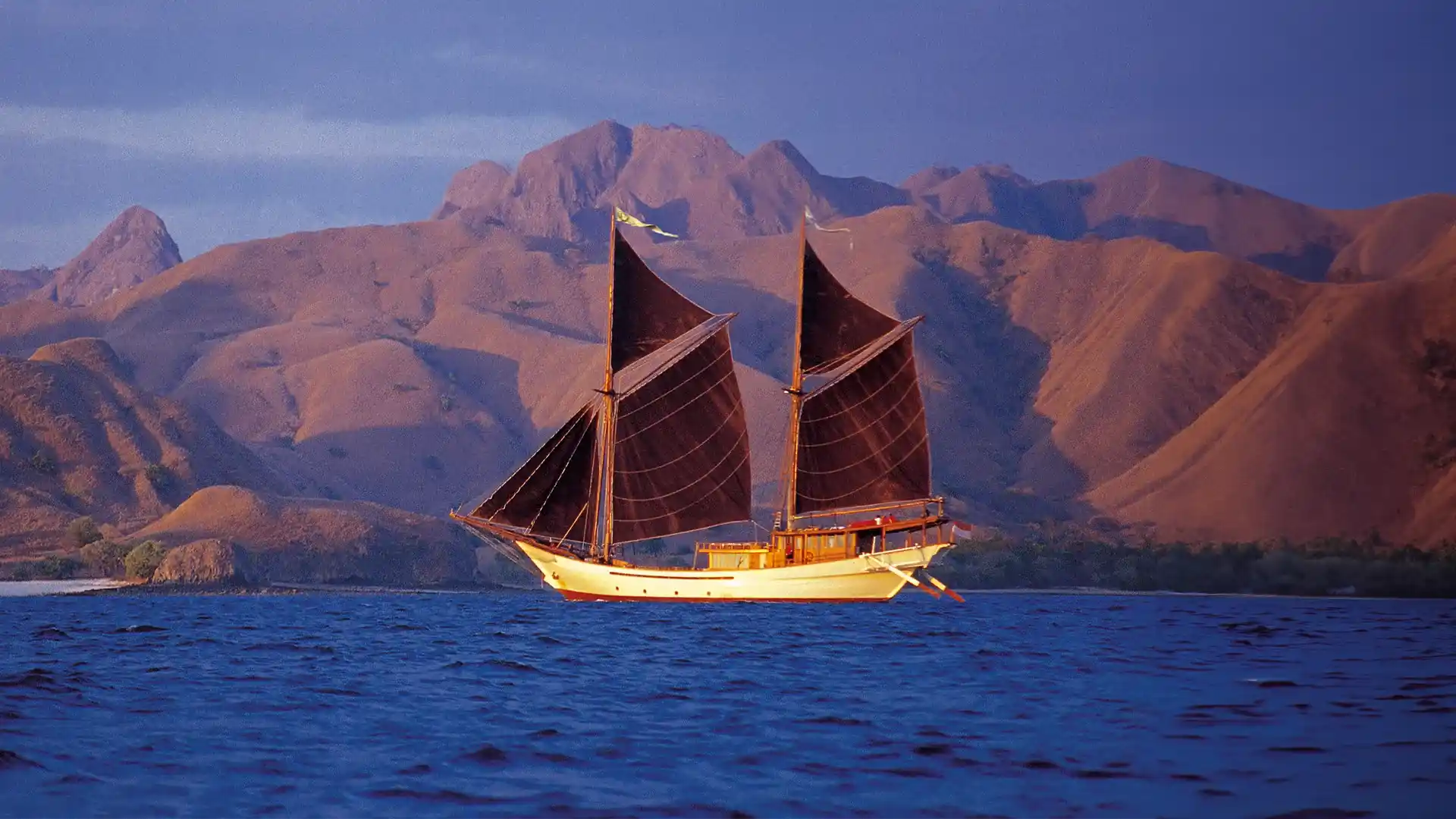 Silolona — Superyacht Phinisi in Raja Ampat