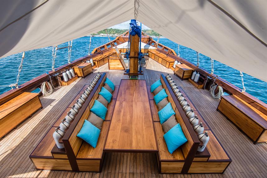 Samambaia — charter yacht in Raja Ampat