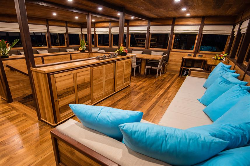Samambaia — charter yacht in Raja Ampat