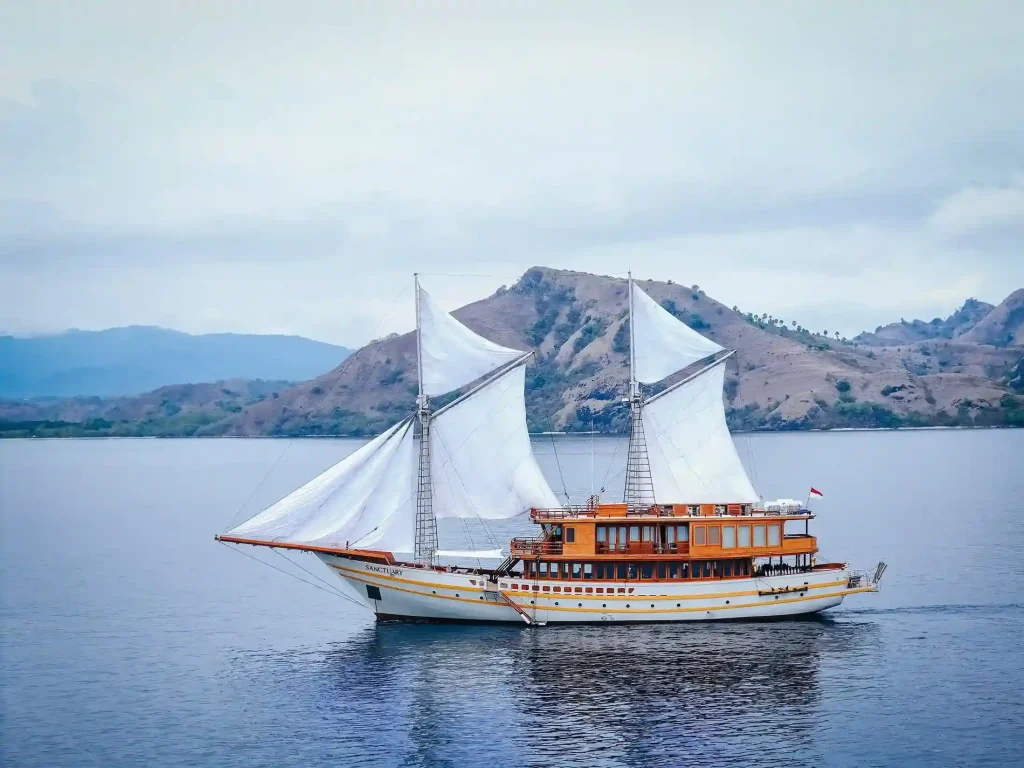 Sanctuary — charter yacht in Raja Ampat