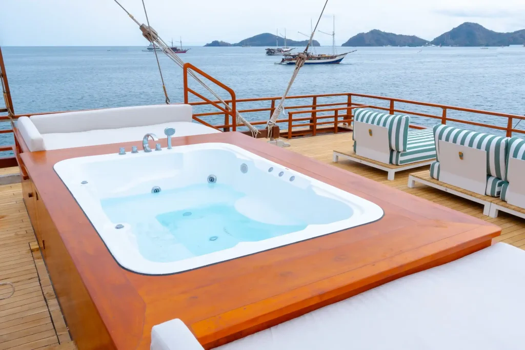 Sanctuary — charter yacht in Raja Ampat