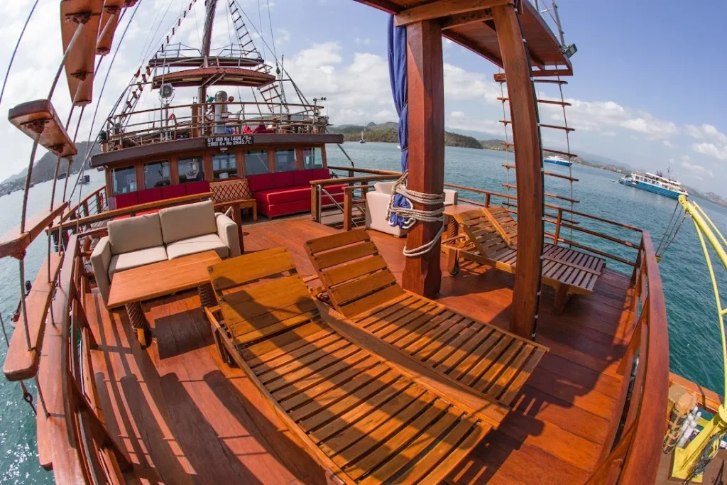 Sea Safari VI — charter yacht in Raja Ampat