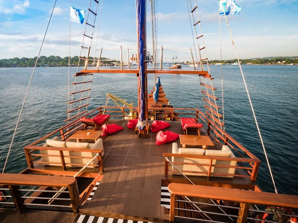 Sea Safari VI — charter yacht in Raja Ampat