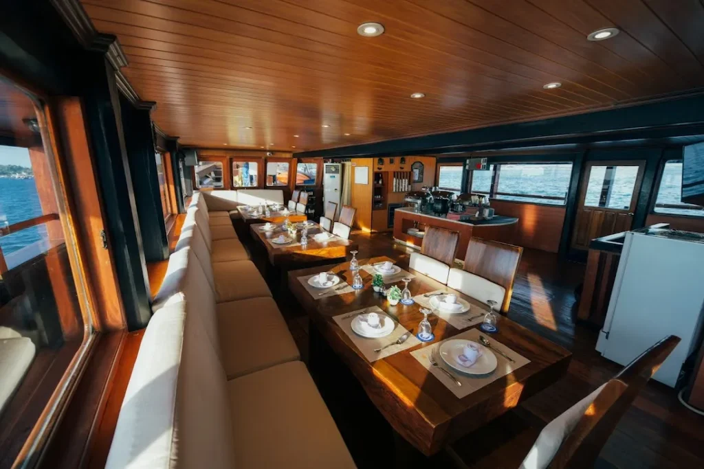 Sea Safari VIII — charter yacht in Raja Ampat