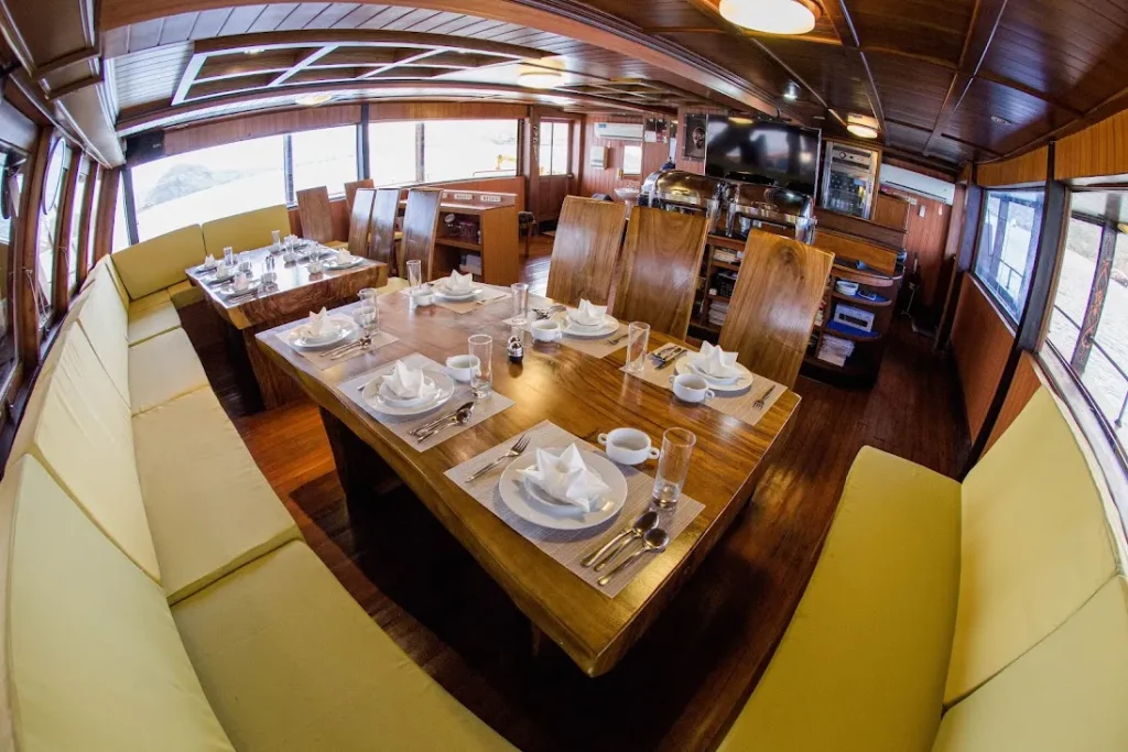Sea Safari VI — charter yacht in Raja Ampat