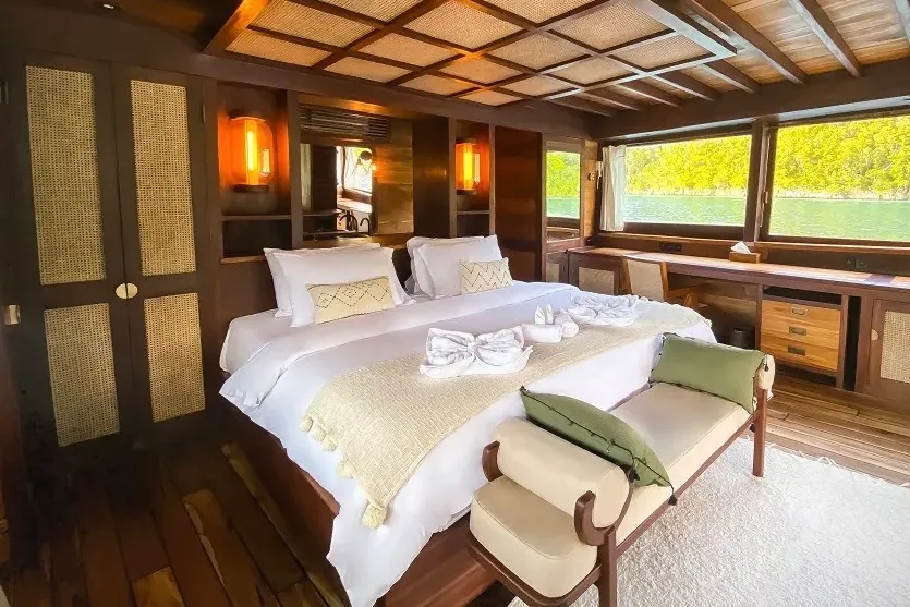 Senja — charter yacht in Raja Ampat
