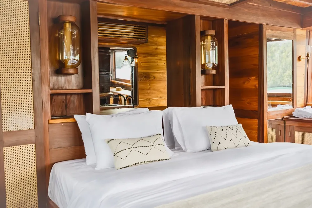 Senja — charter yacht in Raja Ampat