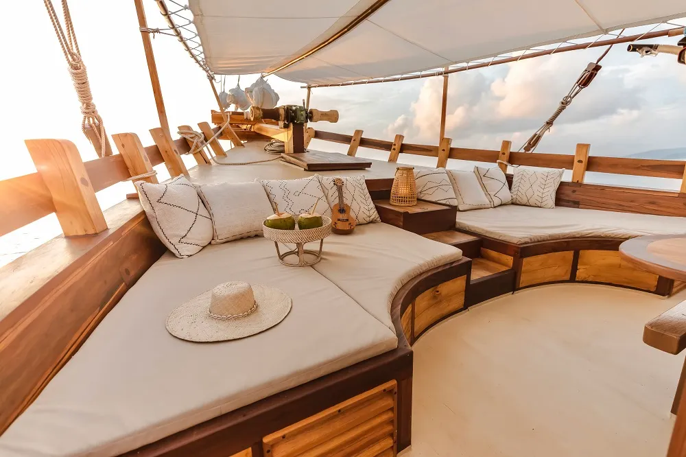 Senja — charter yacht in Raja Ampat
