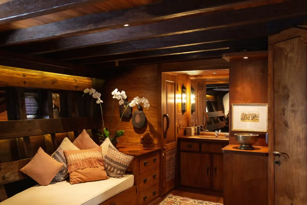 Si Datu Bua — charter yacht in Raja Ampat