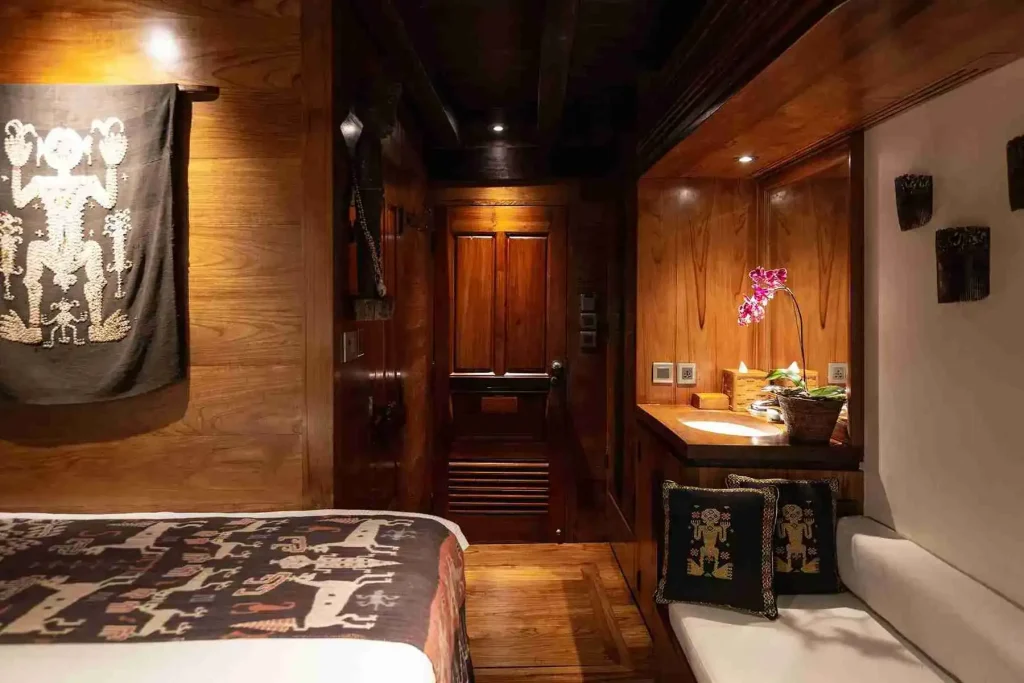 Silolona — charter yacht in Raja Ampat