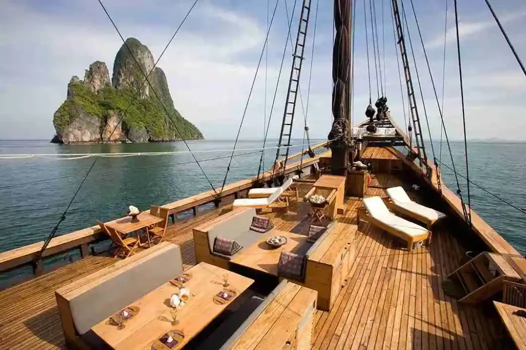 Silolona — charter yacht in Raja Ampat