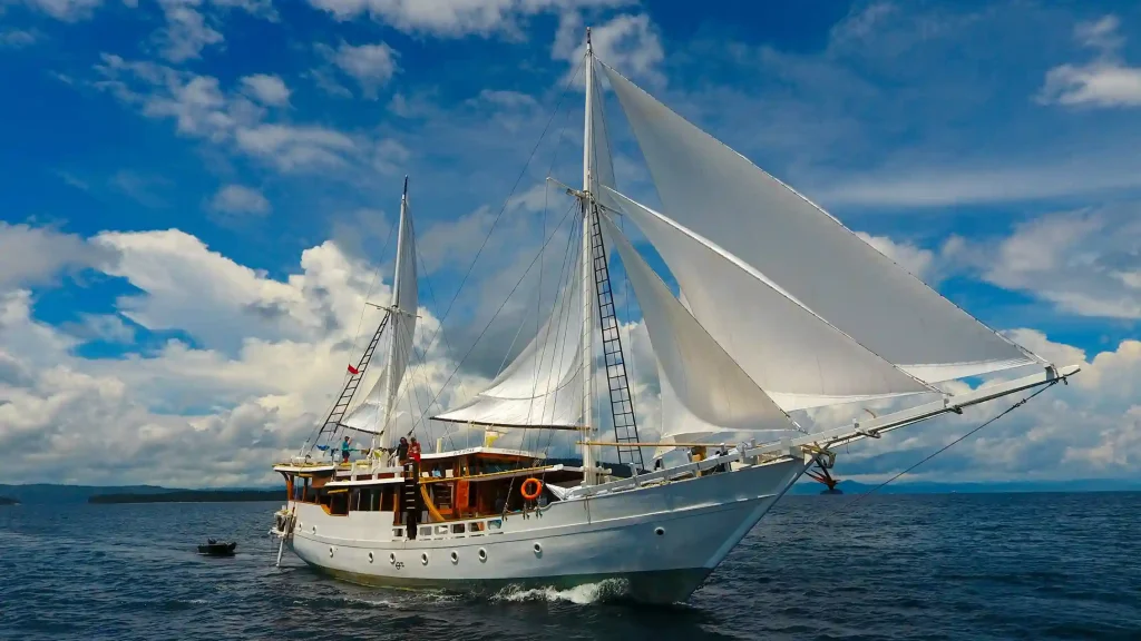 Teman — Premium Phinisi available for charter in Raja Ampat