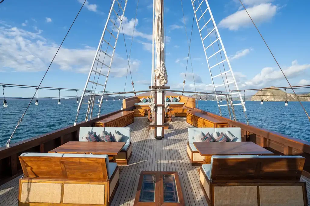 The Maj Oceanic — charter yacht in Raja Ampat