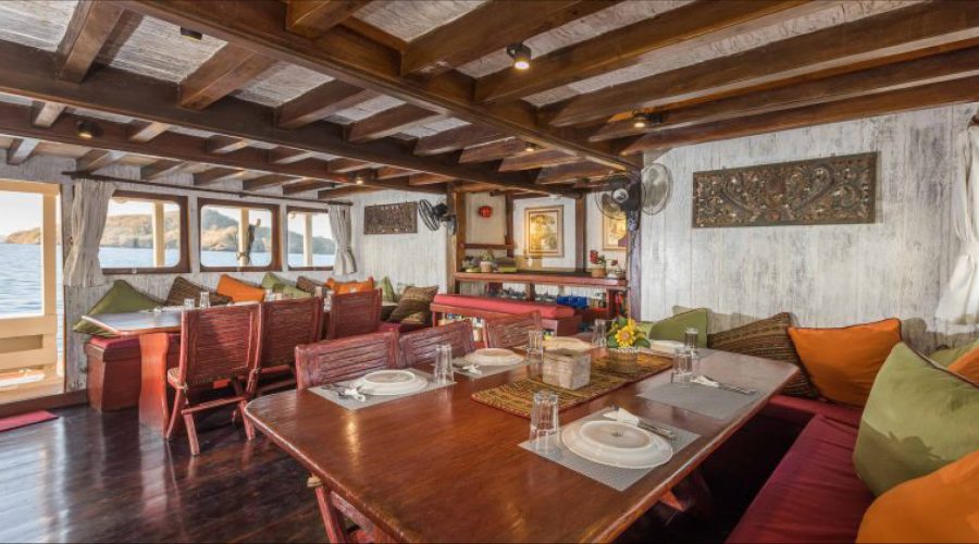 Seven Seas — Luxury Buginese Schooner charter in Raja Ampat