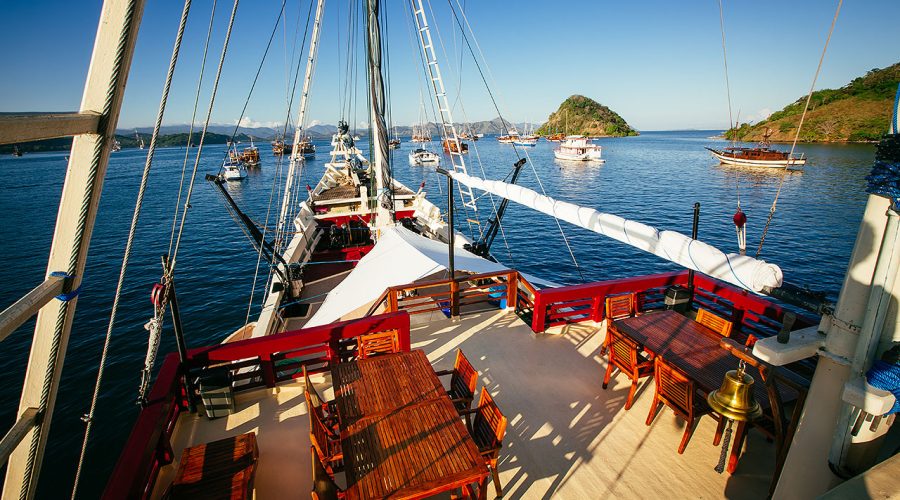 Seven Seas — Luxury Buginese Schooner charter in Raja Ampat