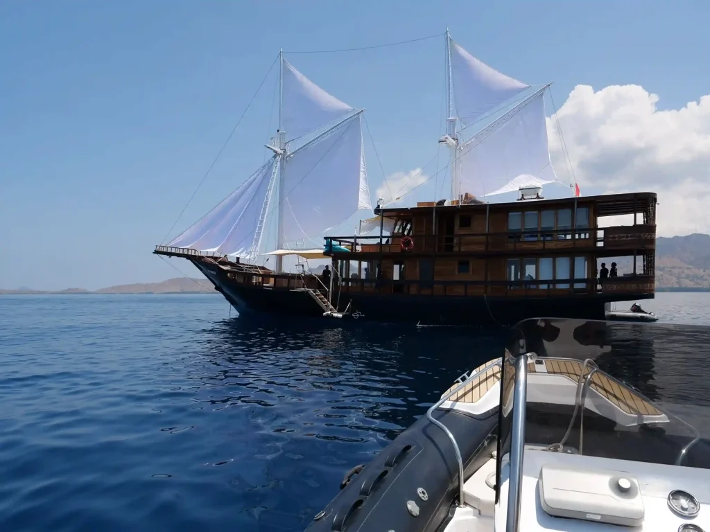 The Oracle — charter yacht in Raja Ampat